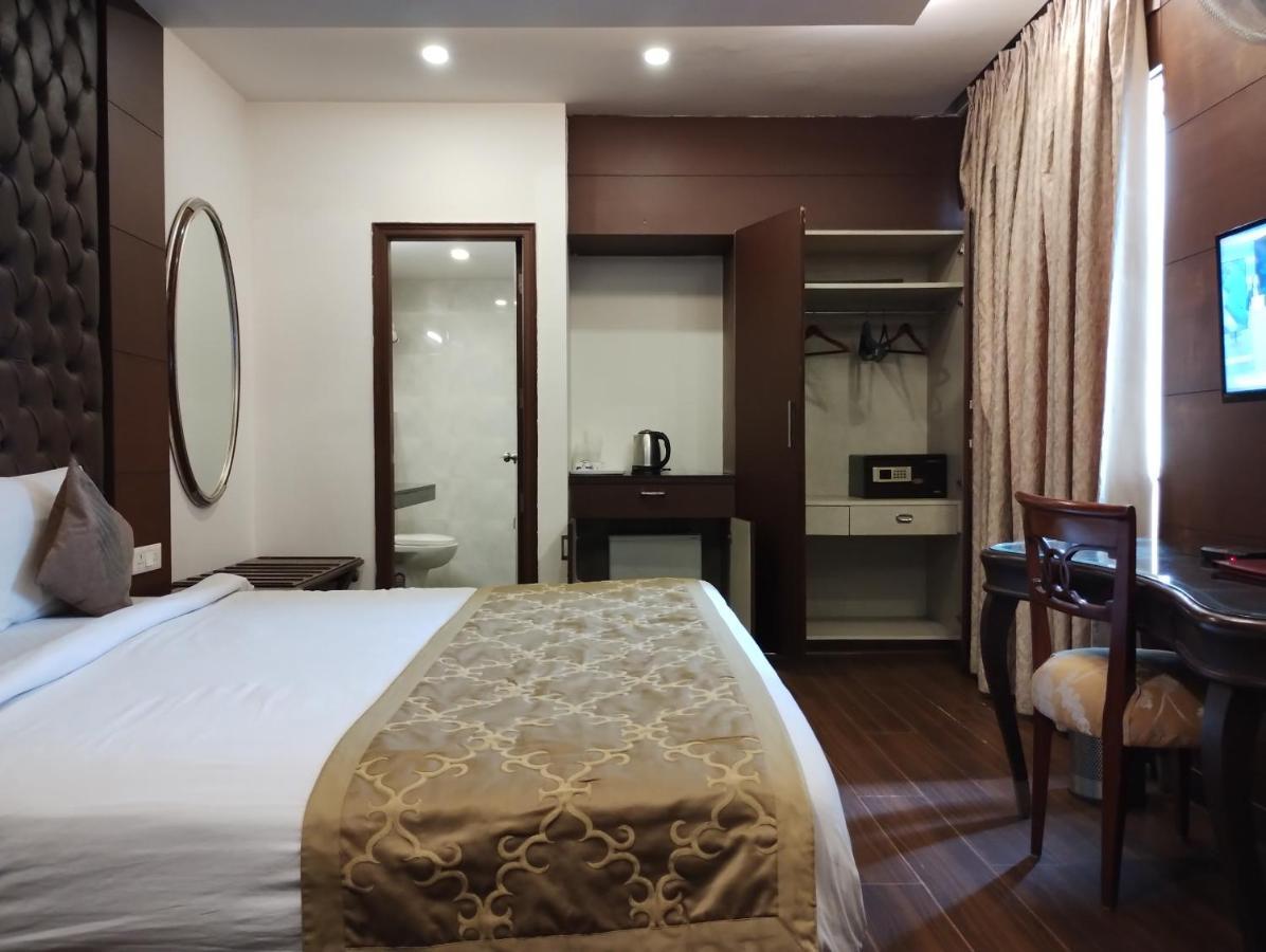 Hotel Wti Airport Grand Delhi 뉴델리 외부 사진