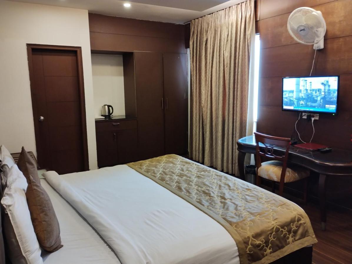 Hotel Wti Airport Grand Delhi 뉴델리 외부 사진