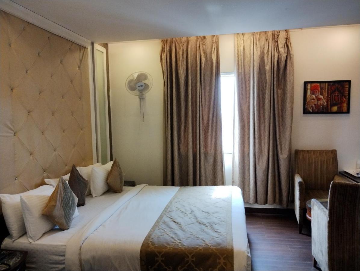 Hotel Wti Airport Grand Delhi 뉴델리 외부 사진