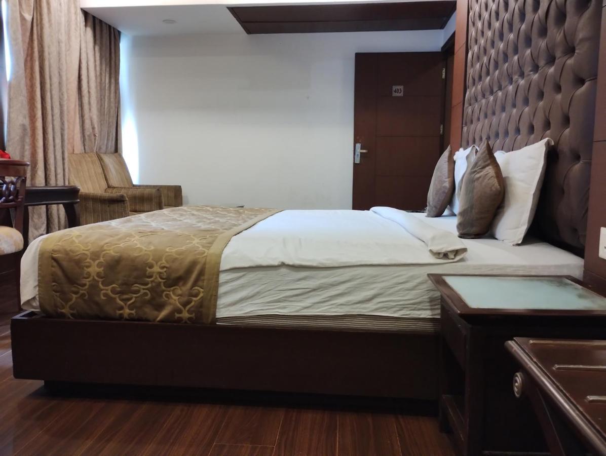 Hotel Wti Airport Grand Delhi 뉴델리 외부 사진