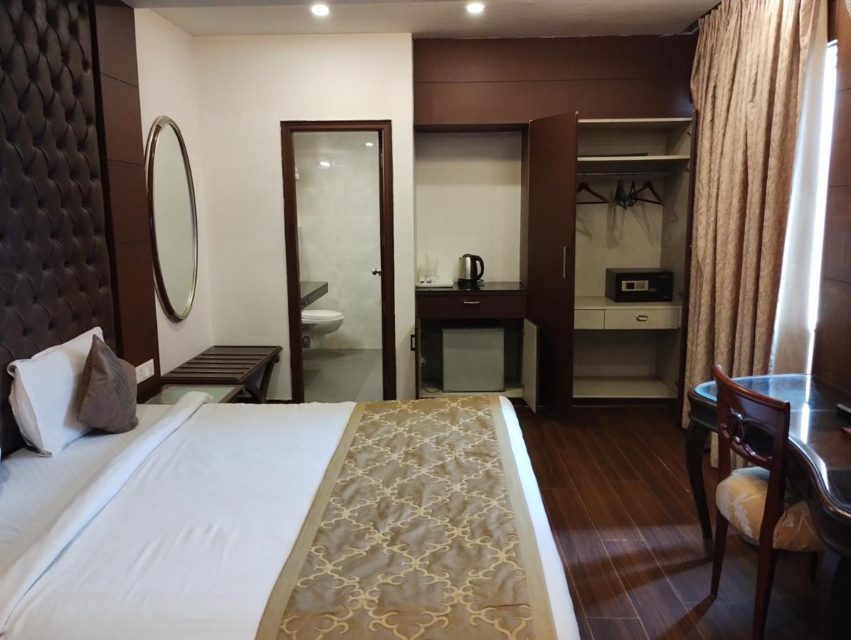 Hotel Wti Airport Grand Delhi 뉴델리 외부 사진