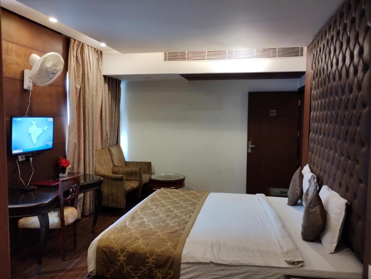 Hotel Wti Airport Grand Delhi 뉴델리 외부 사진