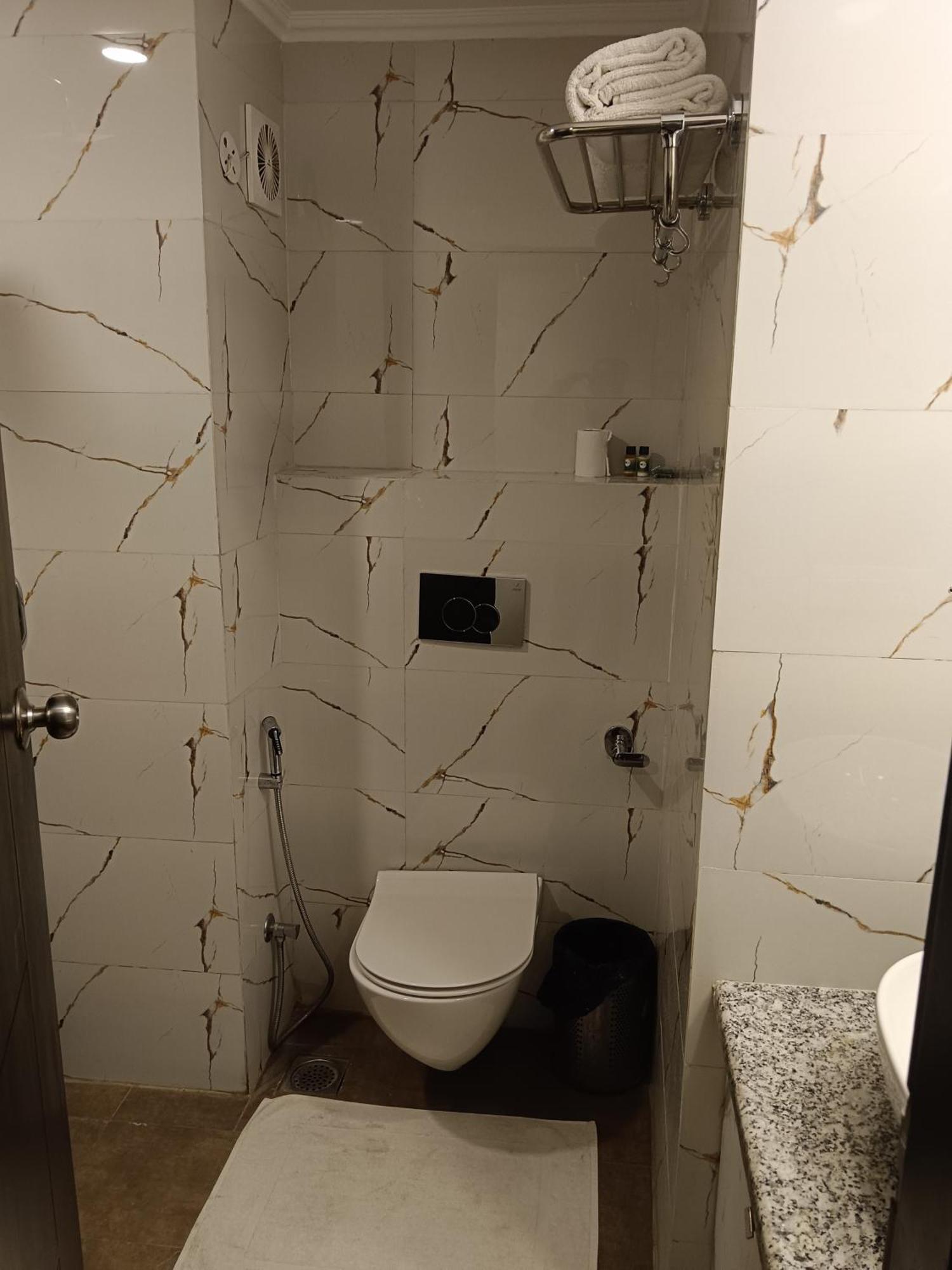 Hotel Wti Airport Grand Delhi 뉴델리 외부 사진