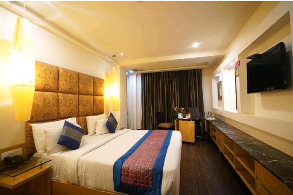 Hotel Wti Airport Grand Delhi 뉴델리 외부 사진