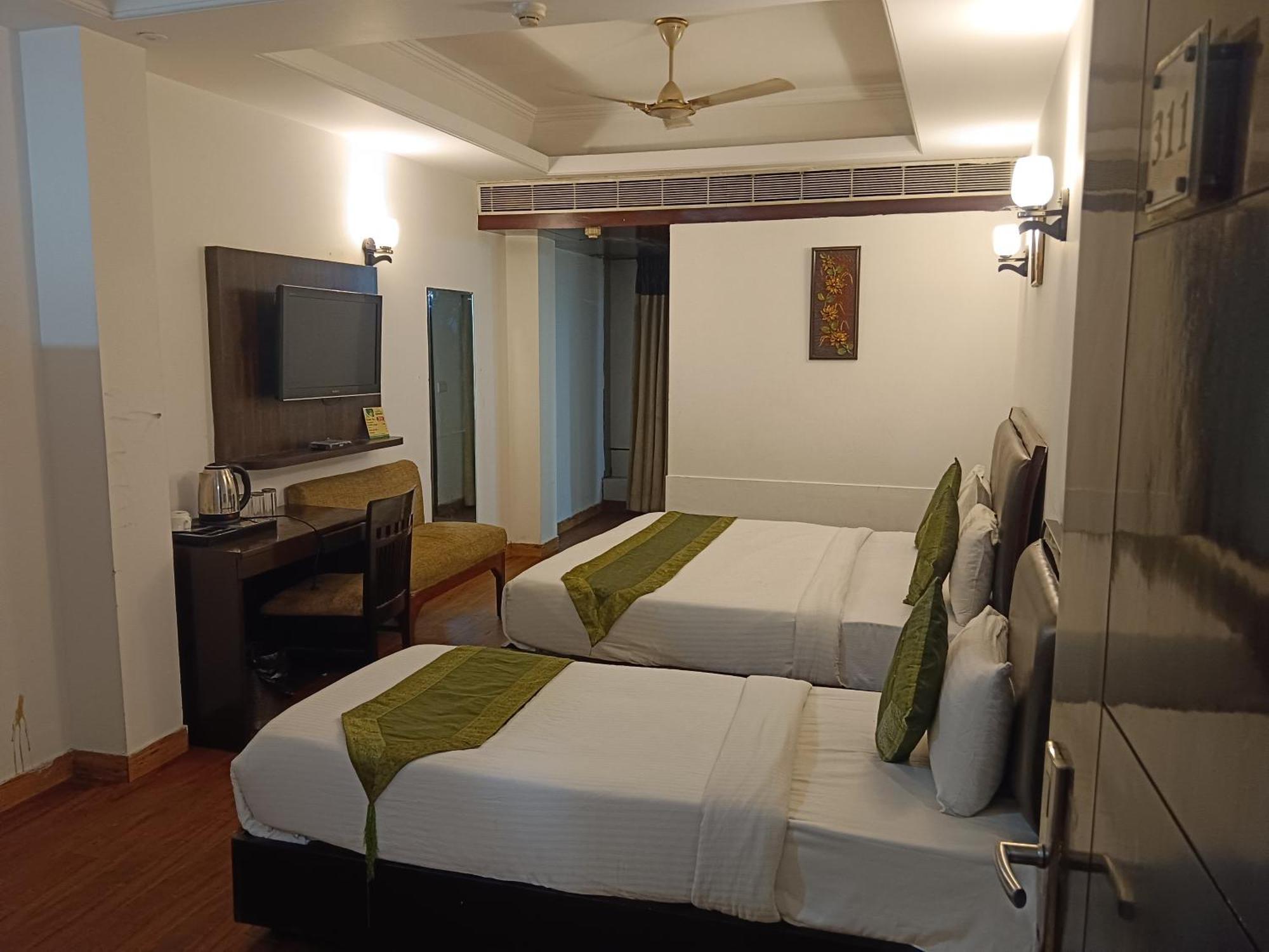 Hotel Wti Airport Grand Delhi 뉴델리 외부 사진