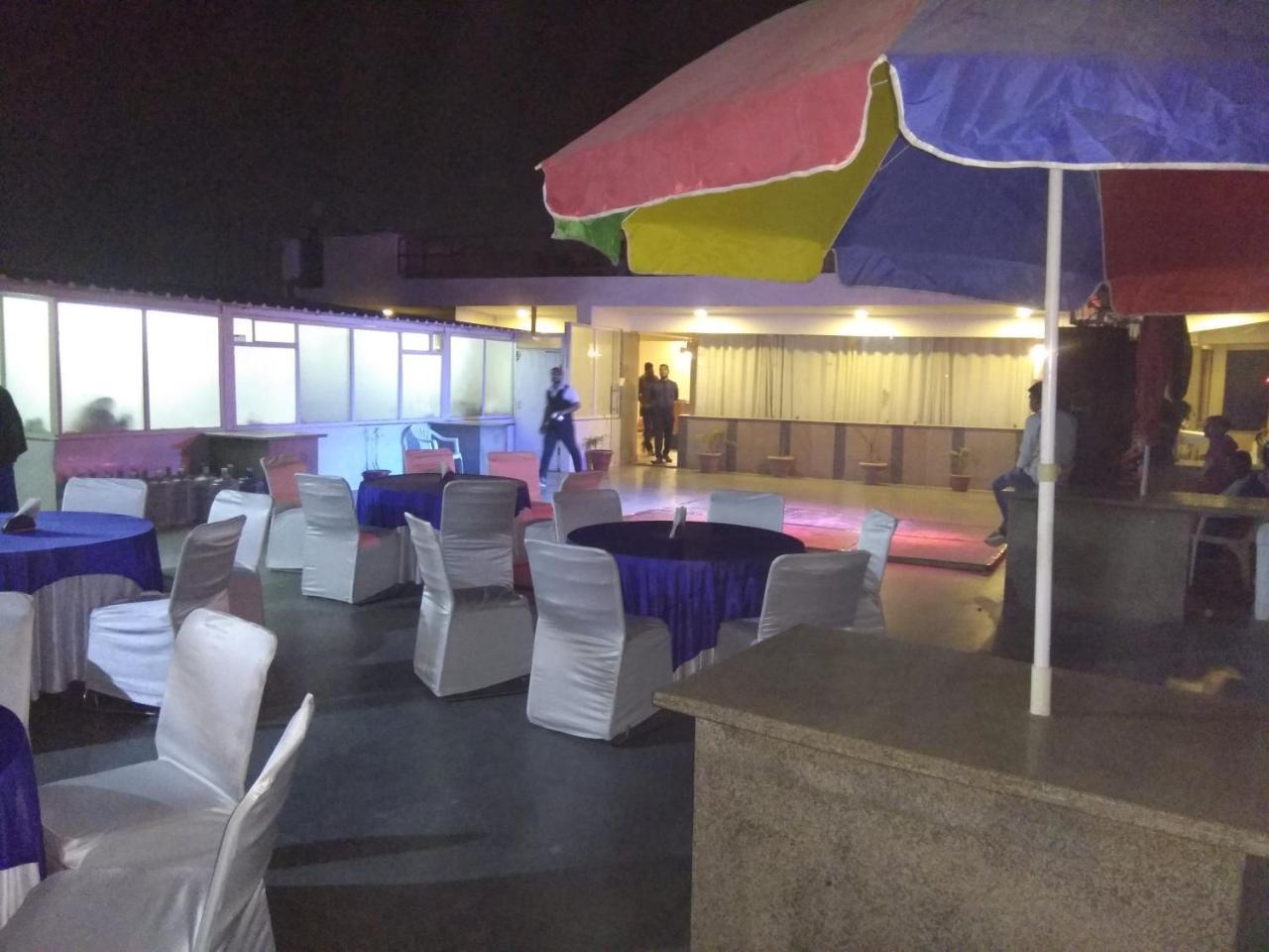 Hotel Wti Airport Grand Delhi 뉴델리 외부 사진
