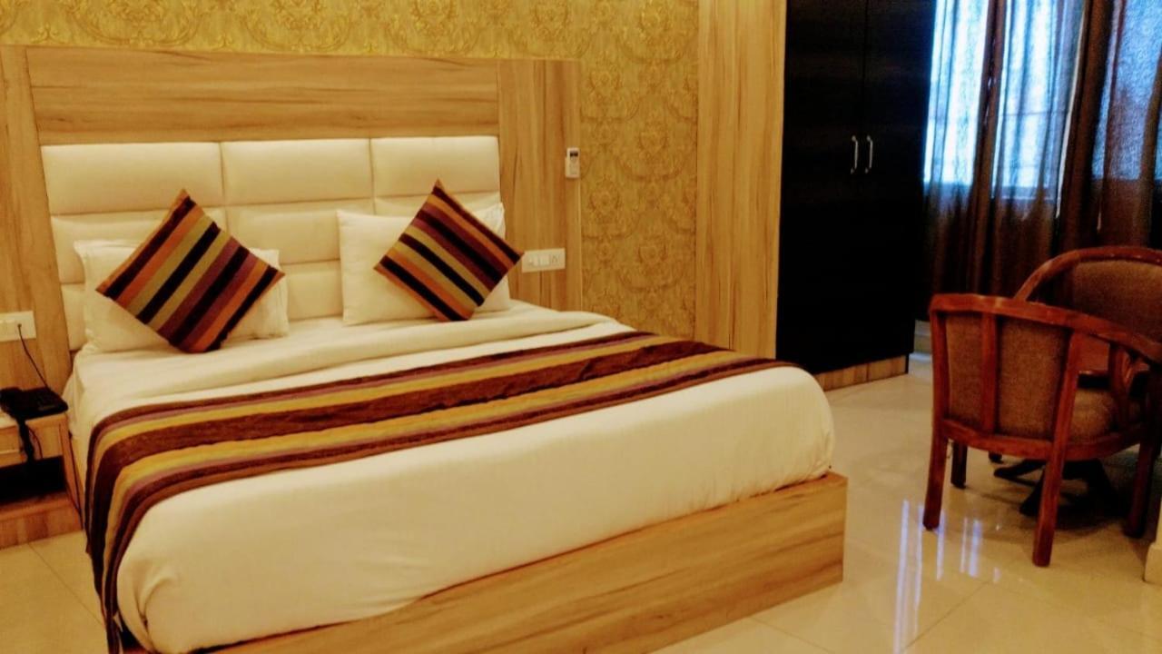Hotel Wti Airport Grand Delhi 뉴델리 외부 사진